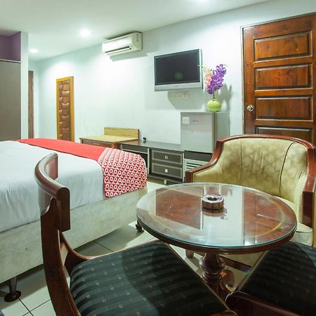 Oyo 90030 Hotel Al Jafs Kuala Lumpur Exterior foto